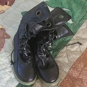 Combat boots
